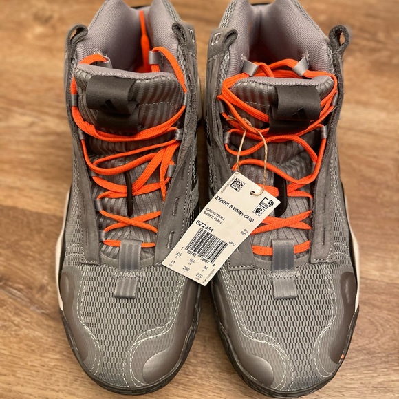 Adidas - Picture 3 of 7